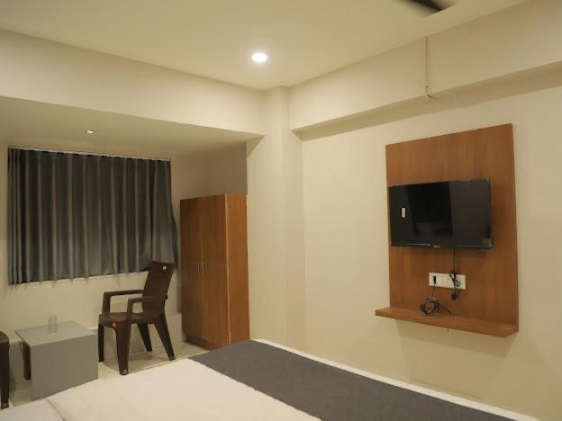 Hotel Royal Orbit Rajkot Dış mekan fotoğraf